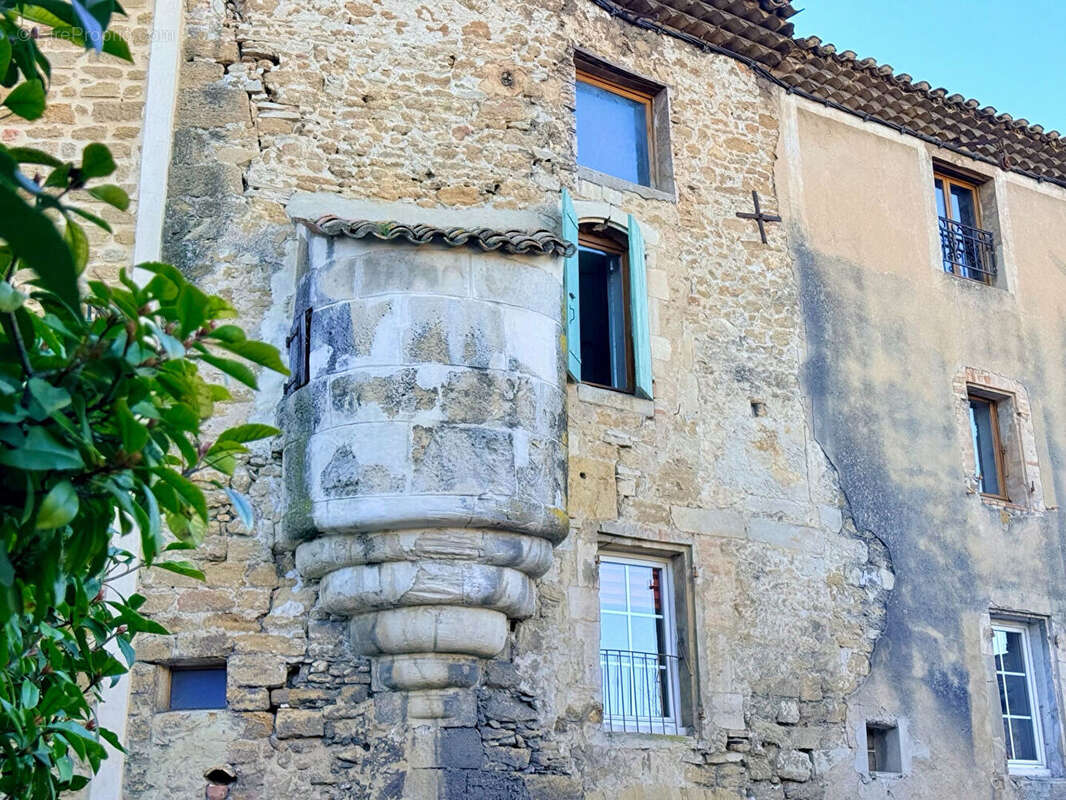 Maison à SUZE-LA-ROUSSE