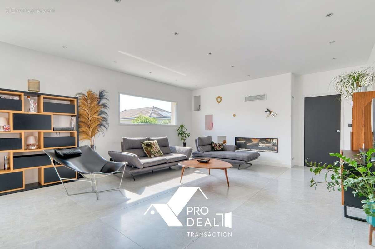 Maison à VILLETTE-D&#039;ANTHON