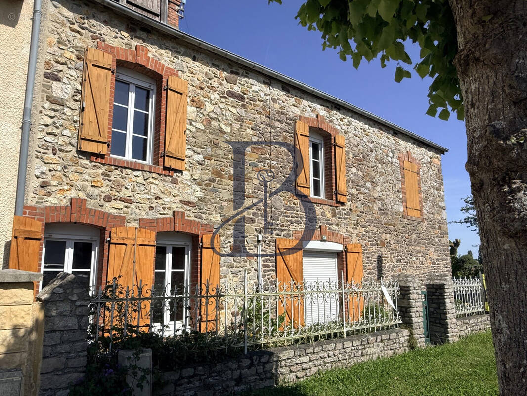 Maison à BREHAL