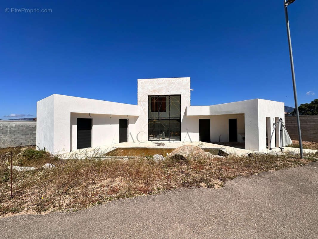 Maison à FIGARI