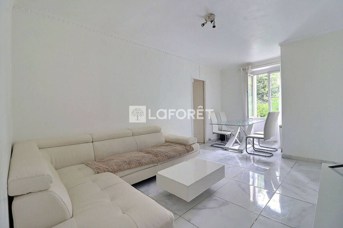 Appartement à L&#039;ILE-SAINT-DENIS