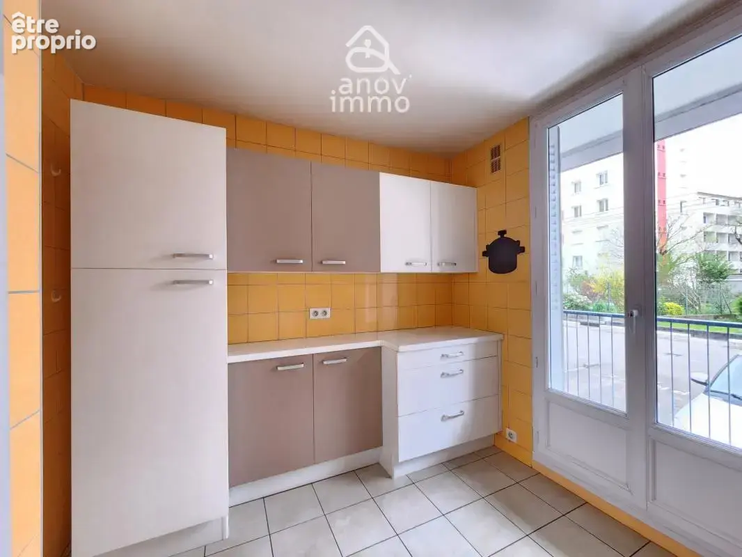 Appartement 5 pièces 87 m2 - Garage - Cave - photo 5