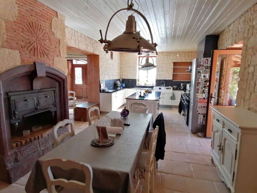 Maison 240 m² à Saint-Leonard  - photo 232