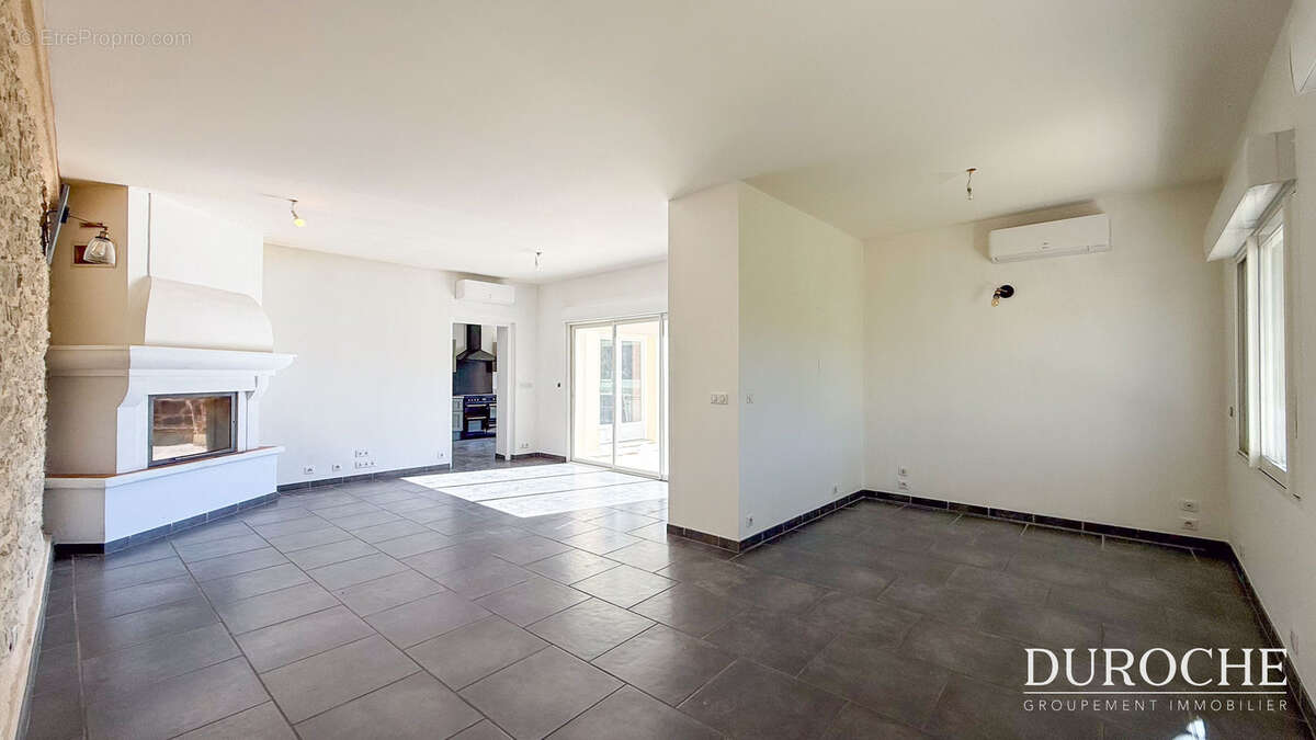 Maison à CADEROUSSE