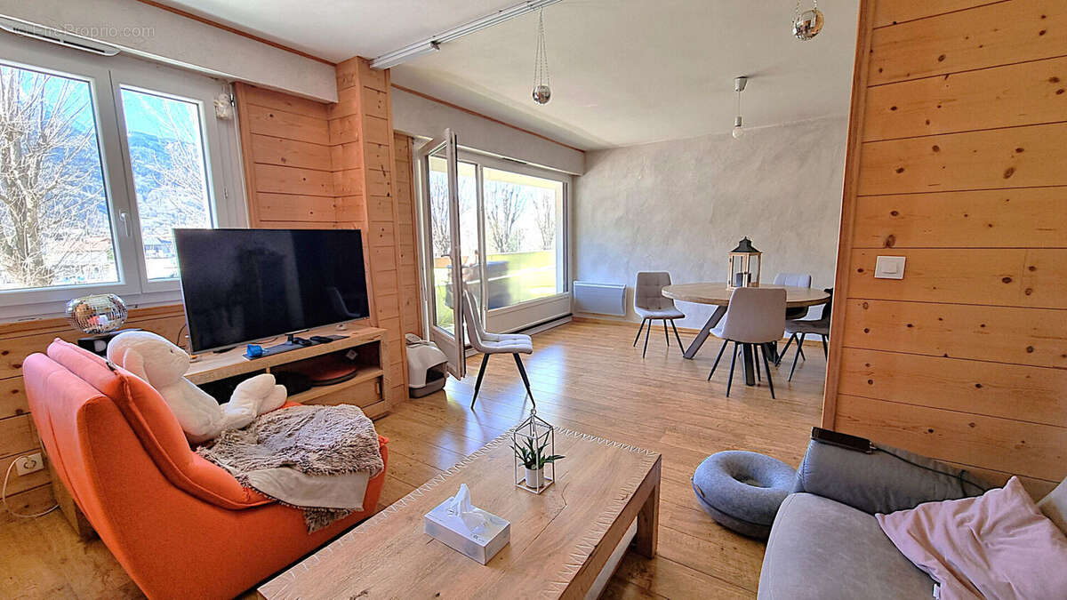Appartement à CLUSES