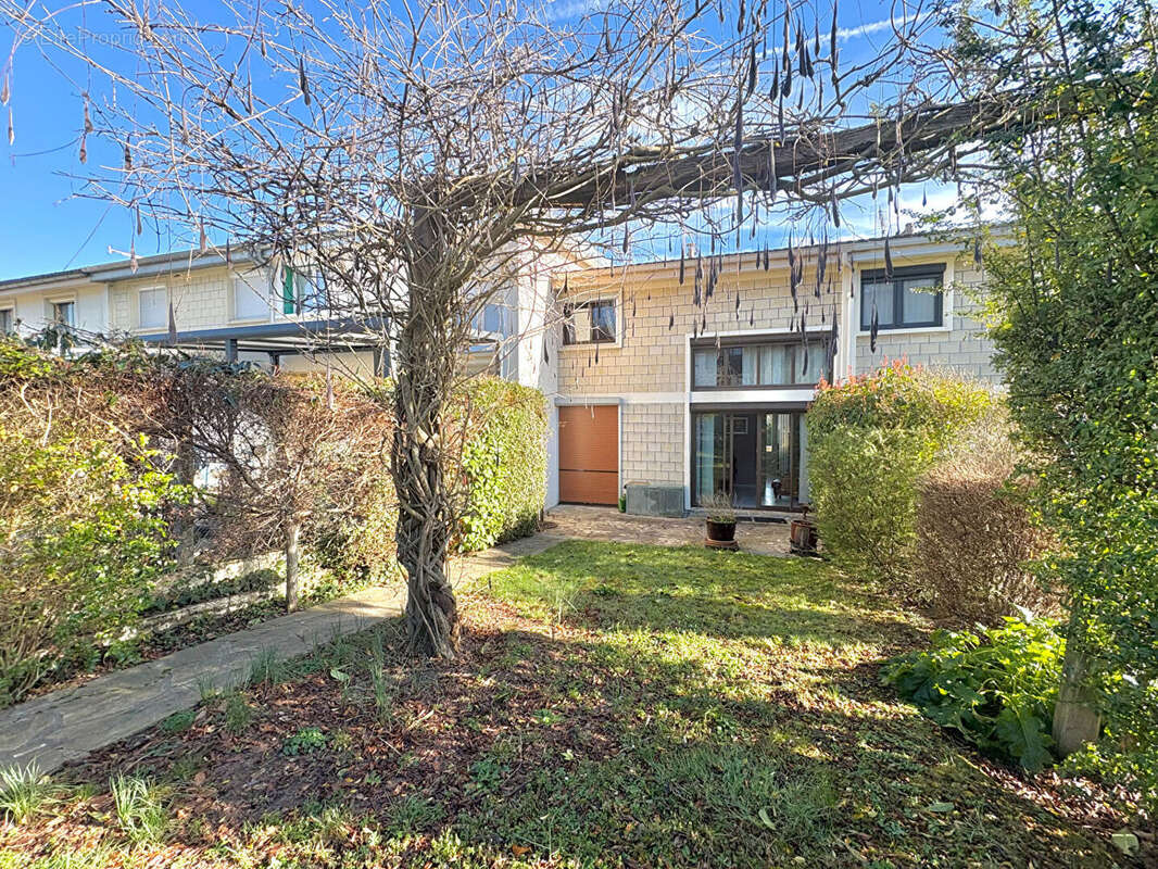 Maison à SAINT-CYR-L'ECOLE