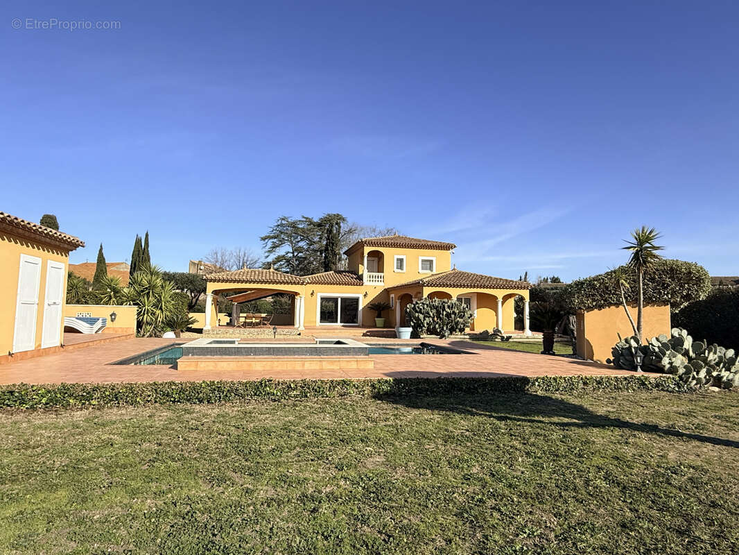 Maison à NISSAN-LEZ-ENSERUNE