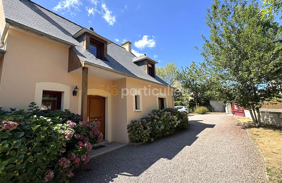 Saint-Malo, maison familiale de 198 m², grand jardin au calme et sans vis-à-vis. - photo 12