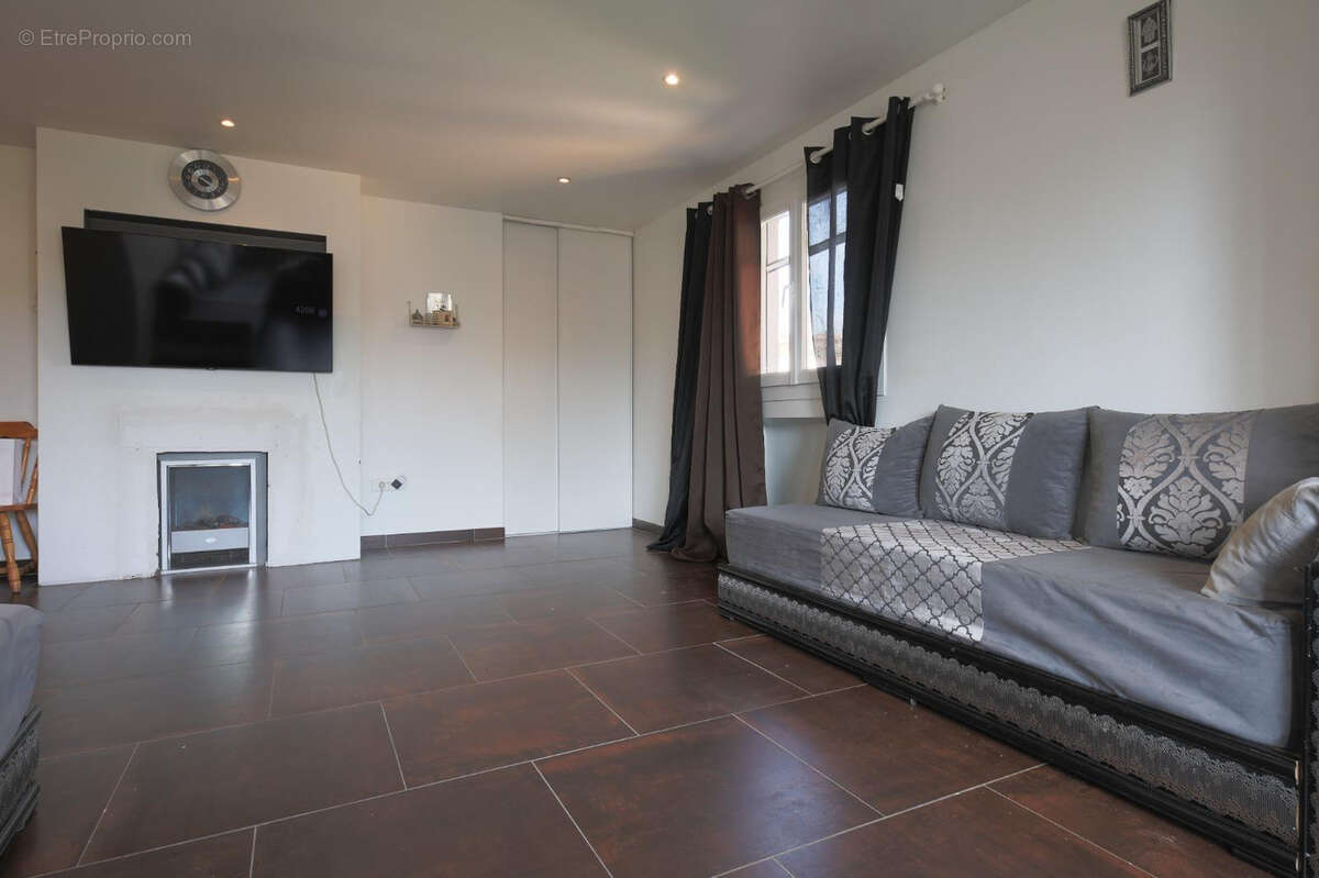 Appartement à COGOLIN