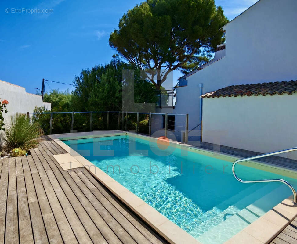 Appartement à ROQUEBRUNE-SUR-ARGENS
