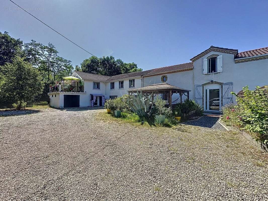 Maison à VIC-EN-BIGORRE