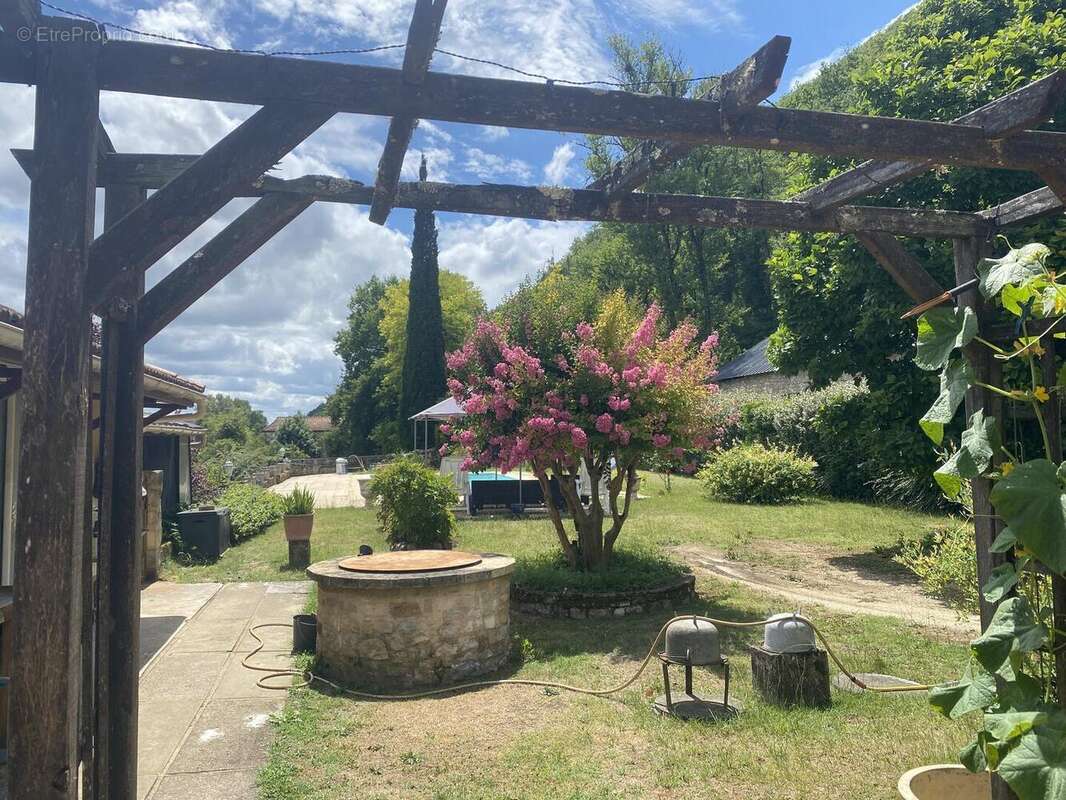 IMG8306 - Maison à SAINT-CYPRIEN