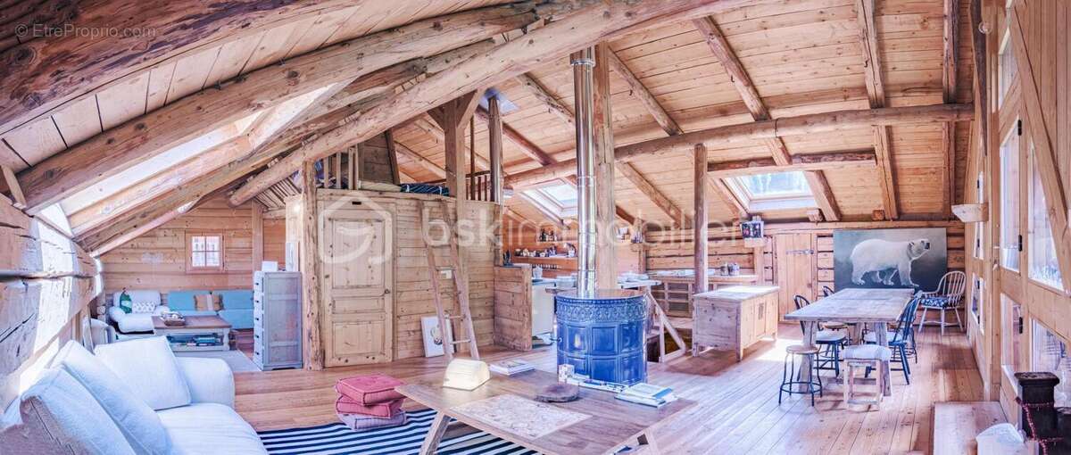 Chalet de 1798 entièrement rénové — refuge d'exception aux Aravis - photo 2