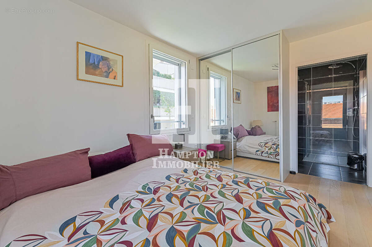 Appartement à PARIS-14E
