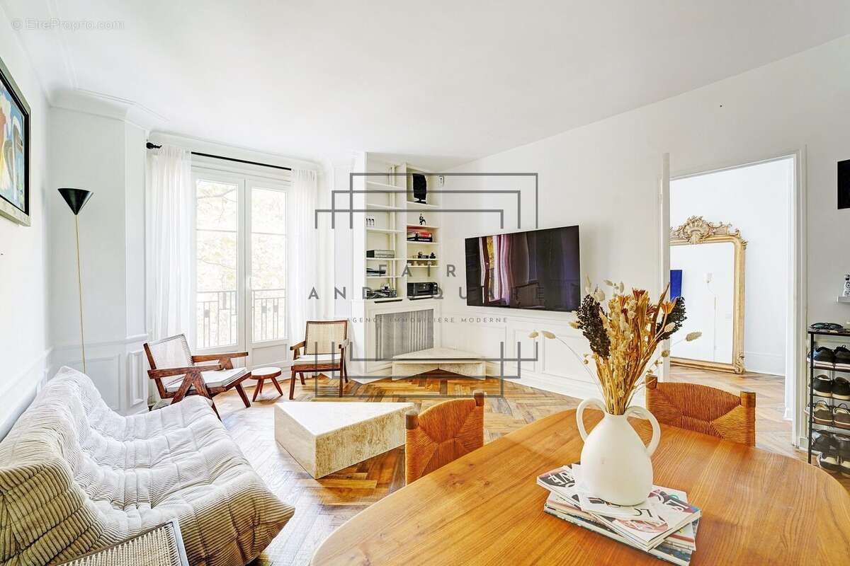 Appartement à PARIS-17E