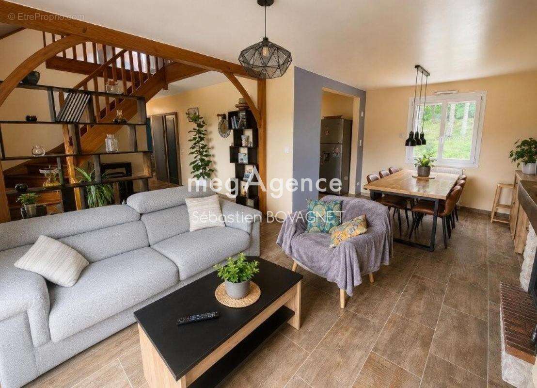 À VENDRE – Maison familiale avec vue dégagée à Lalacelle - photo 3