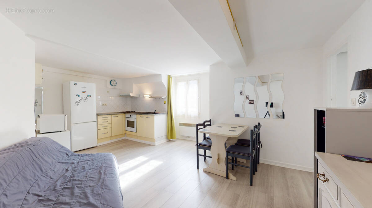 Appartement à LE MUY