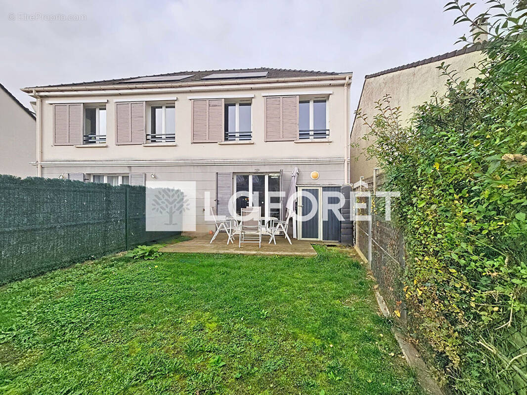 Maison à MOISSY-CRAMAYEL