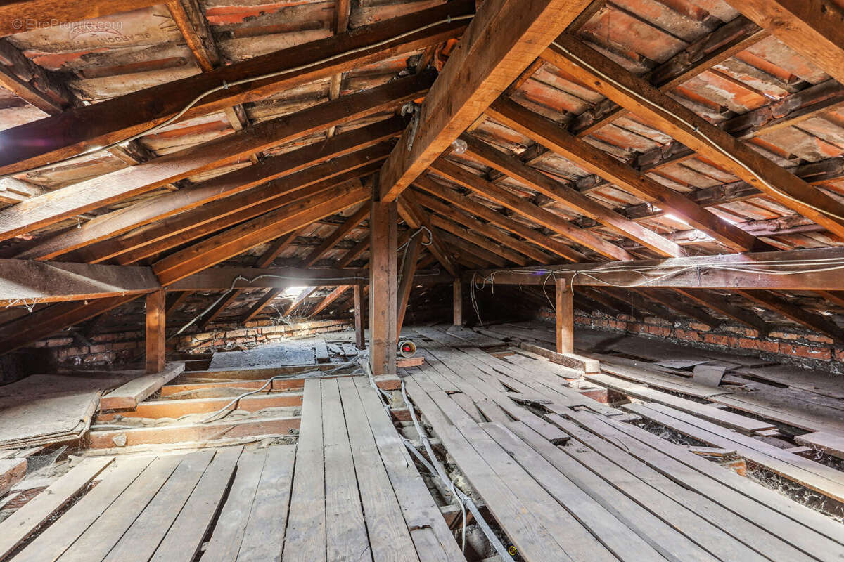 Commerce à ROMAINVILLE