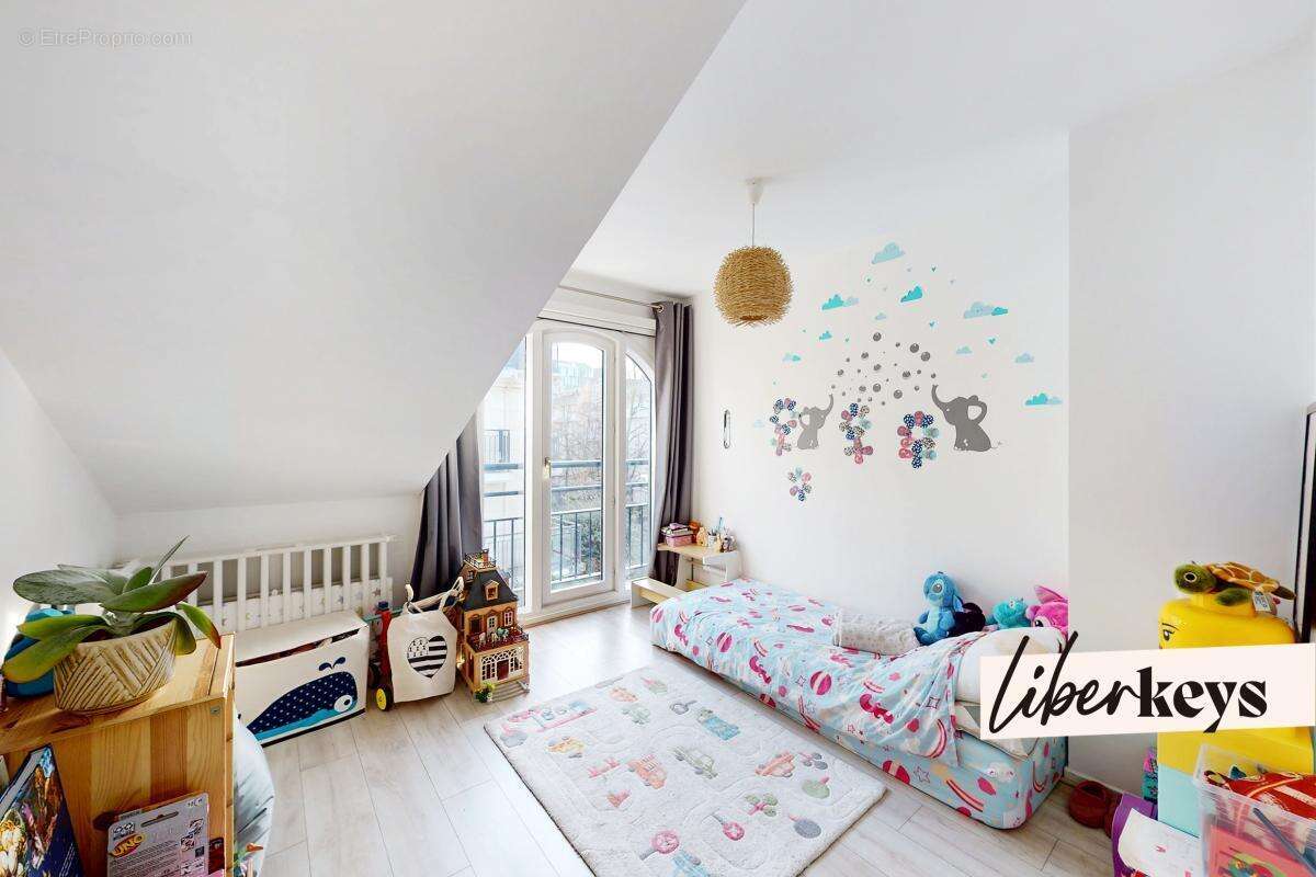 Appartement à LA GARENNE-COLOMBES
