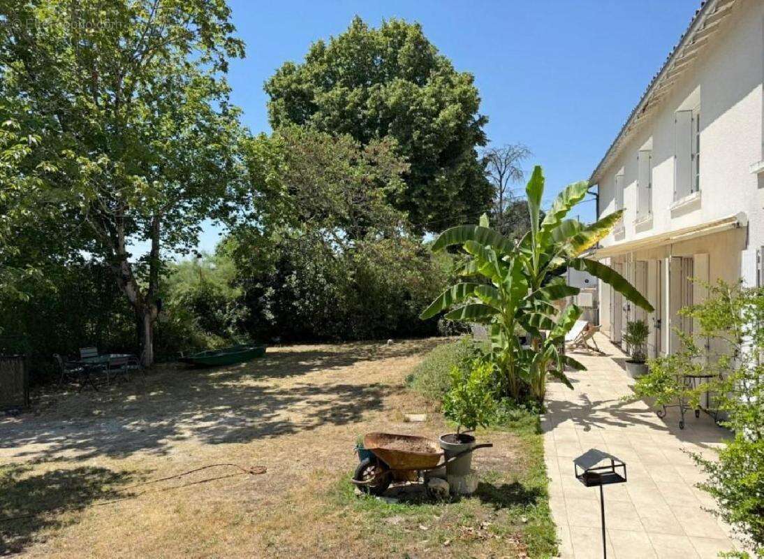 Maison à NANTEUIL-EN-VALLEE