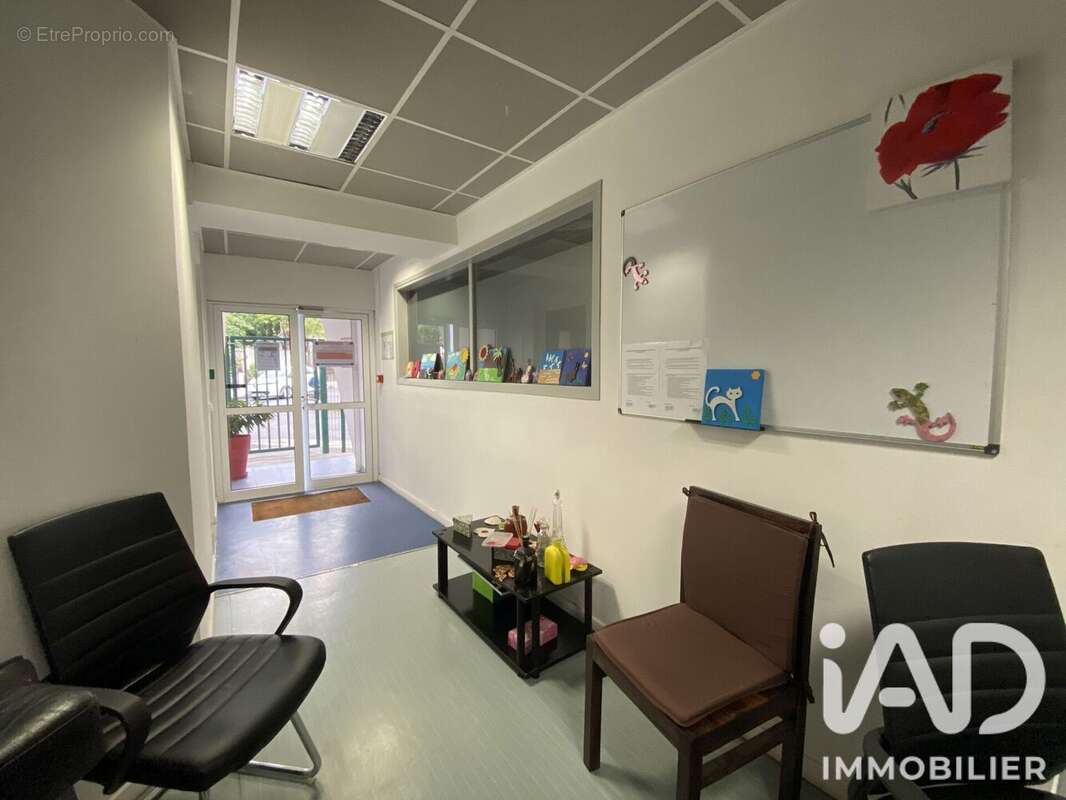 Commerce 101 m² à La Possession  - photo 3