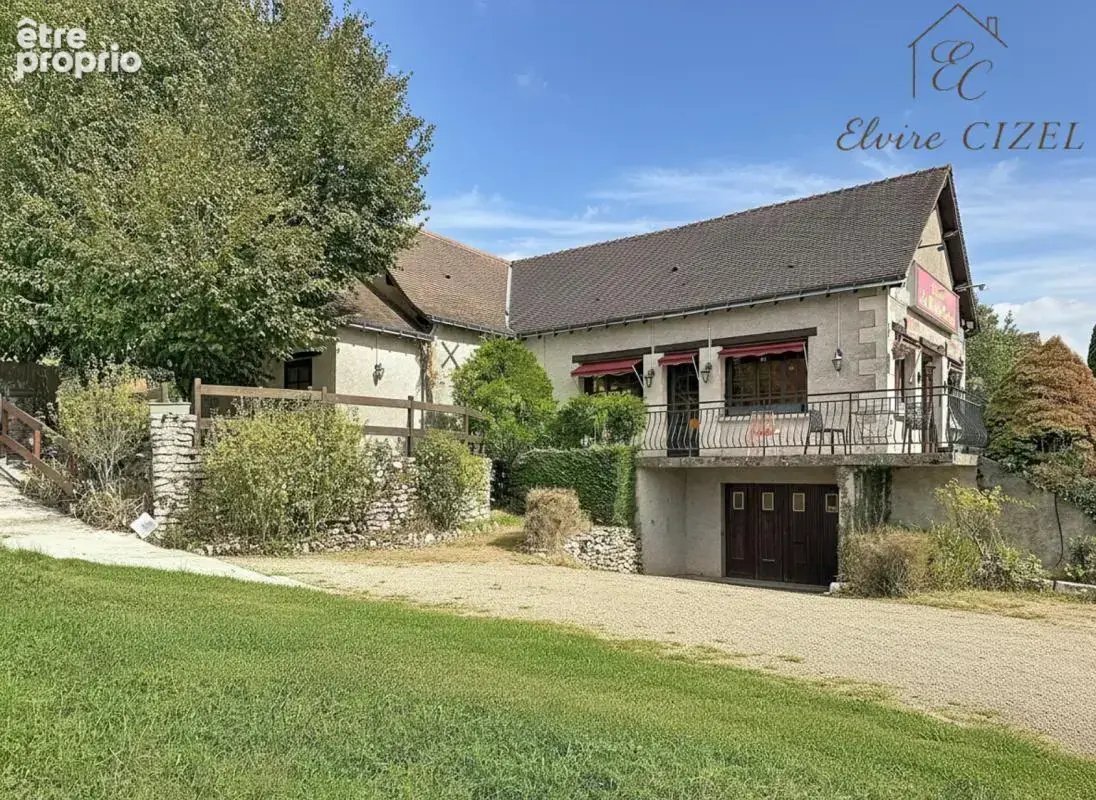 Commerce à MONTLOUIS-SUR-LOIRE