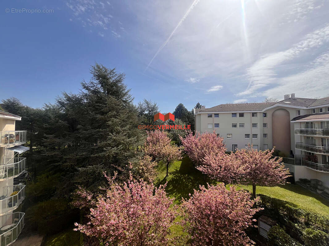Appartement à LA CELLE-SAINT-CLOUD