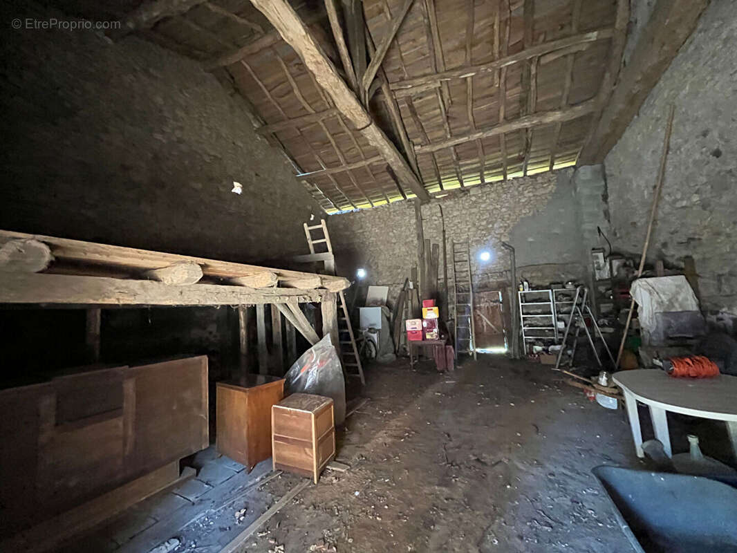 Autre à CONDAT-SUR-VIENNE