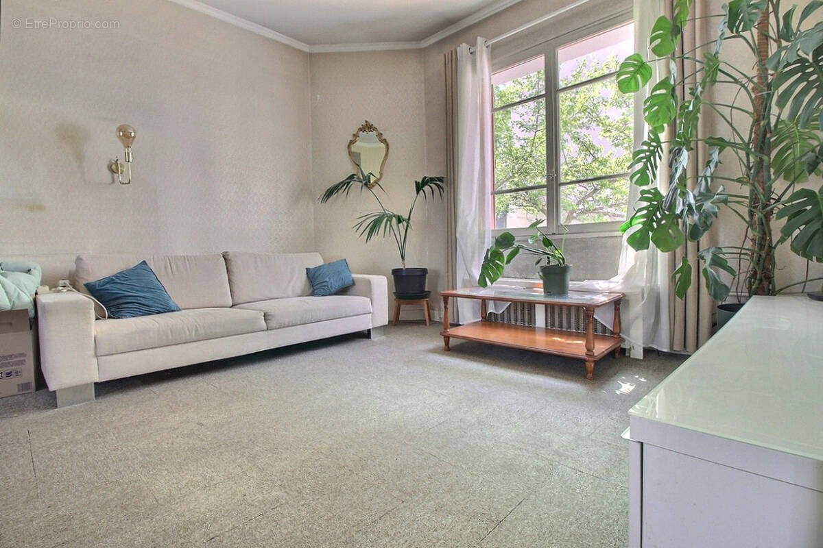 Maison à ISSY-LES-MOULINEAUX