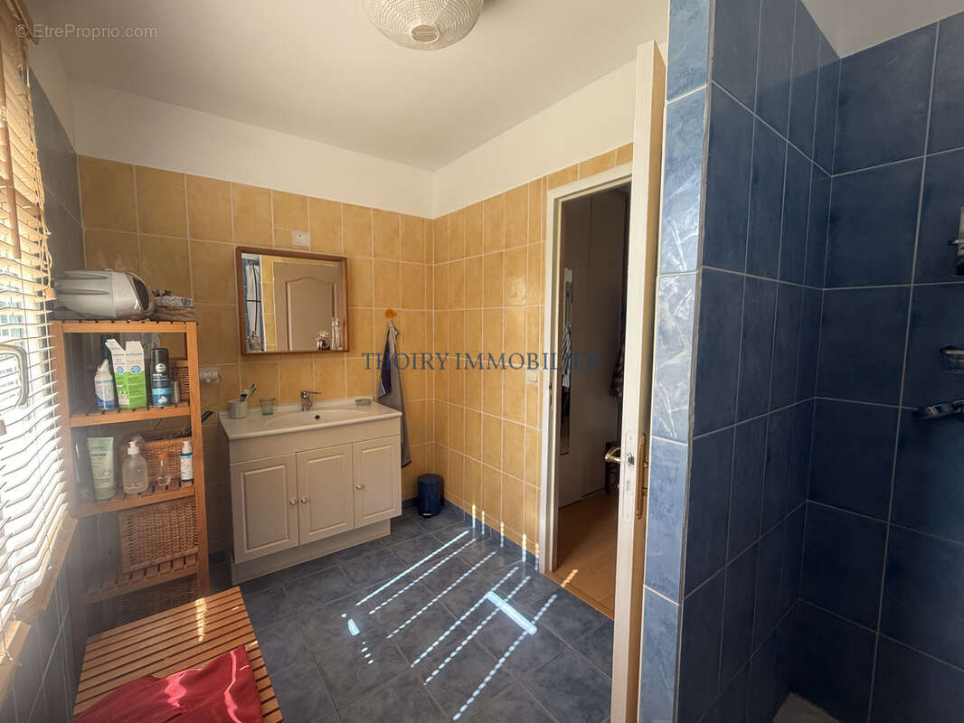 THOIRY. Maison traditionnelle de 127 m2 habitables sur 530 m2 de terrain - photo 13