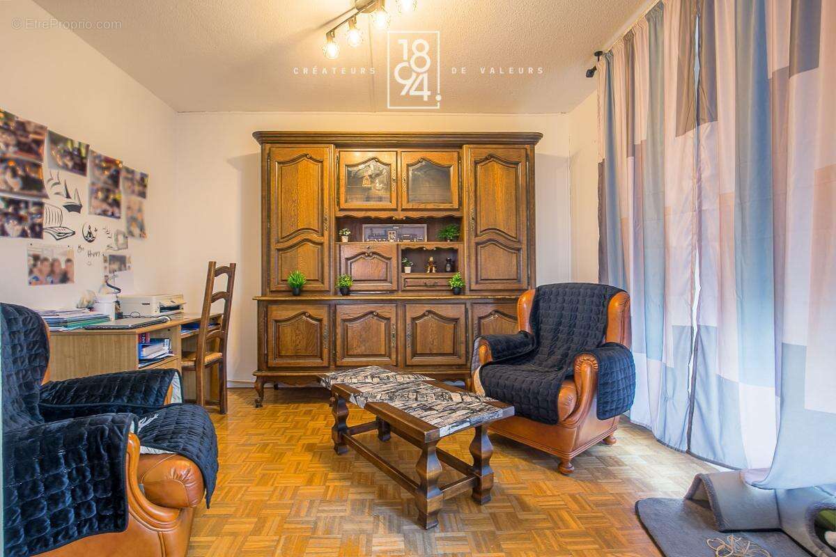 Appartement à MARSEILLE-11E