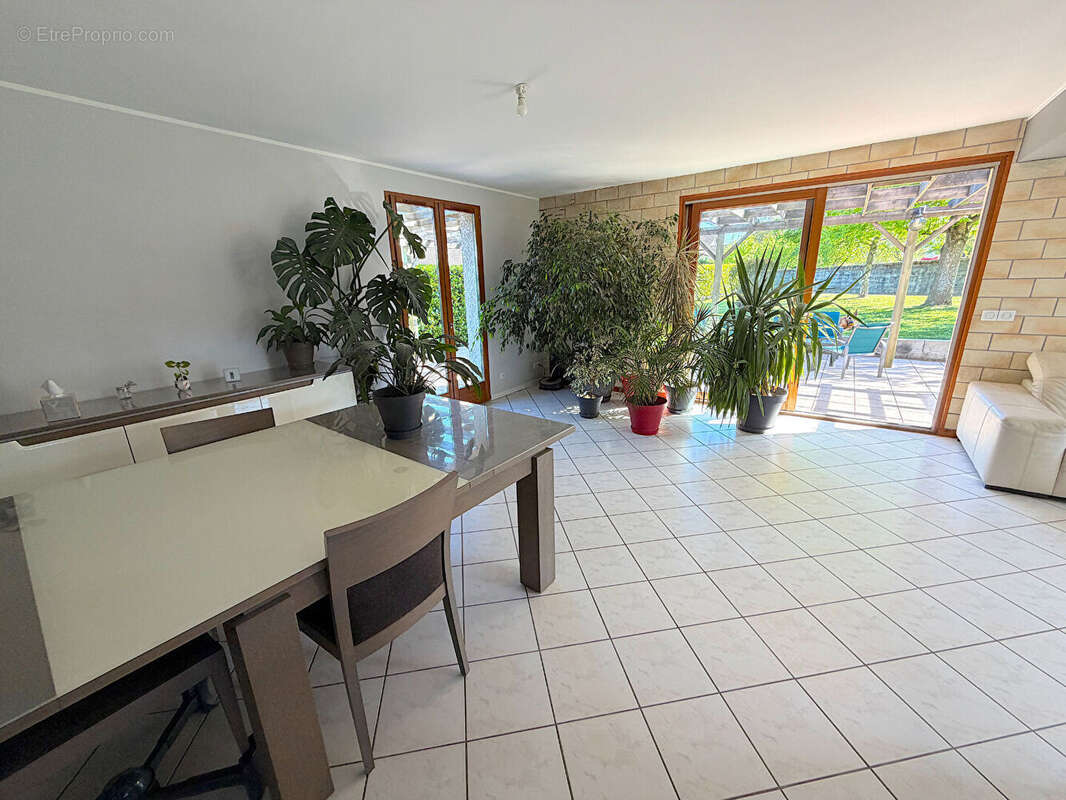 Maison à BASSY