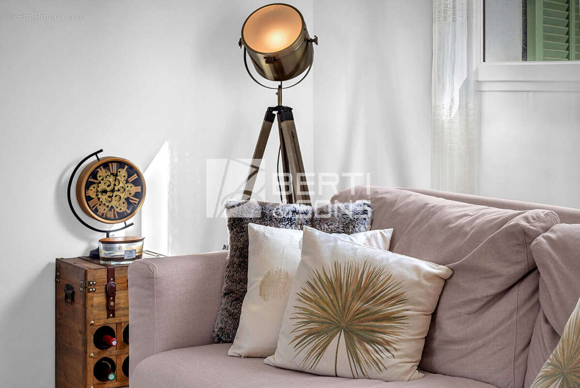 Maison à MANDELIEU-LA-NAPOULE