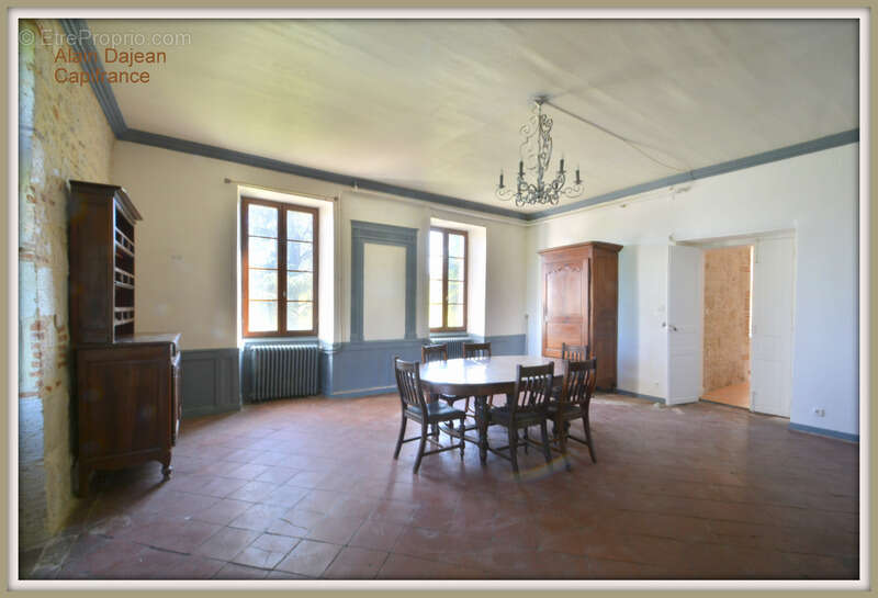 Dpt Lot et Garonne (47), à vendre proche d' AGEN Propriété P8 de 385 m² plus dépendances de 400 M2- Terrain de 25 HA - photo 9
