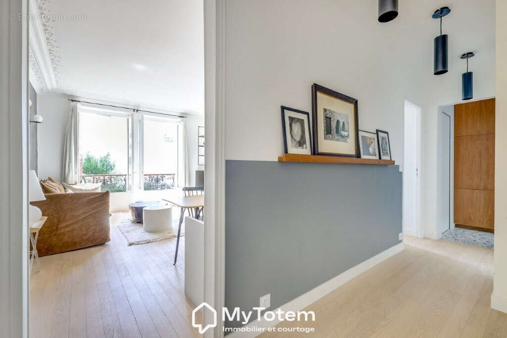 Appartement à PARIS-16E