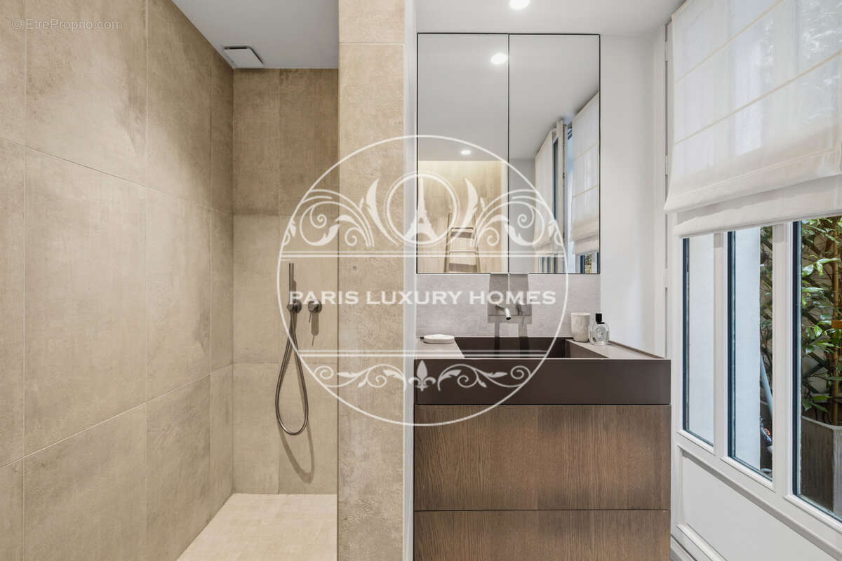 Appartement à PARIS-11E