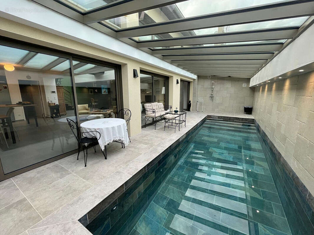 Maison à ROCHE-LA-MOLIERE