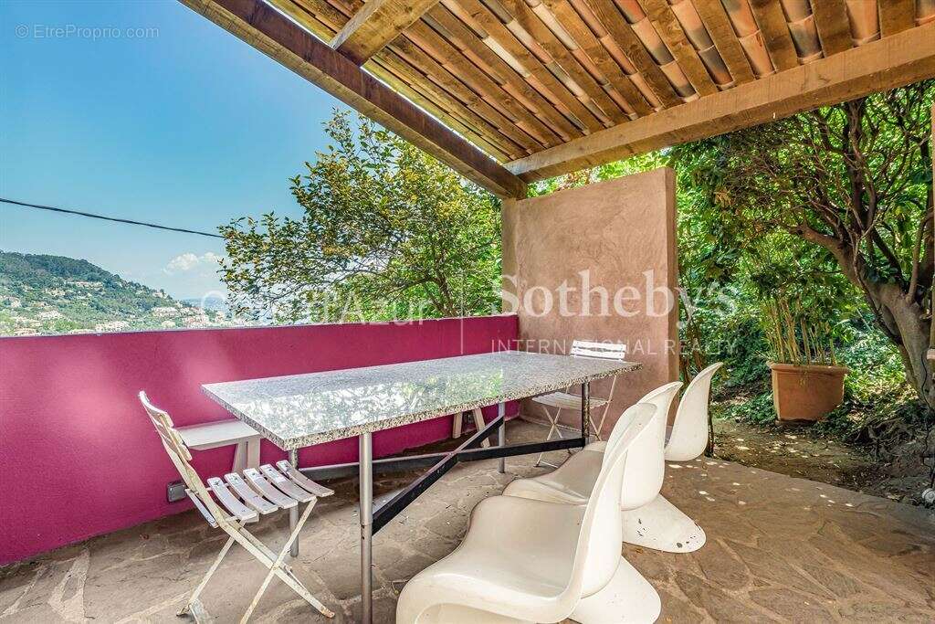 Théoule-sur-Mer, villa de quatre chambres avec piscine et terrain plat de 1 465 m² - photo 18