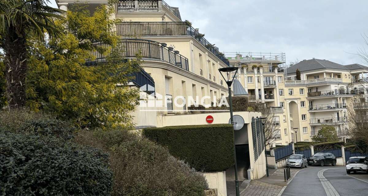 Appartement à LE PLESSIS-ROBINSON