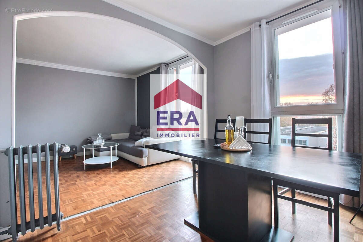 Appartement à VILLENEUVE-LA-GARENNE