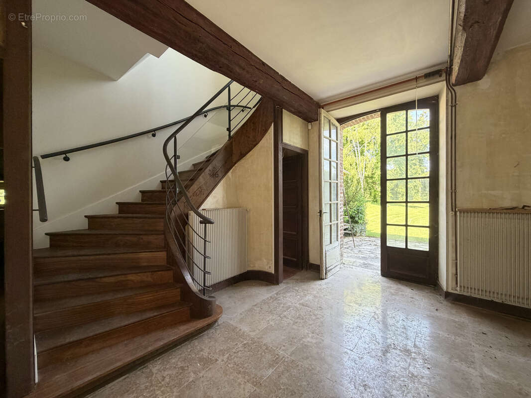 Maison de maitre - 7 pieces - cresantignes - photo 6