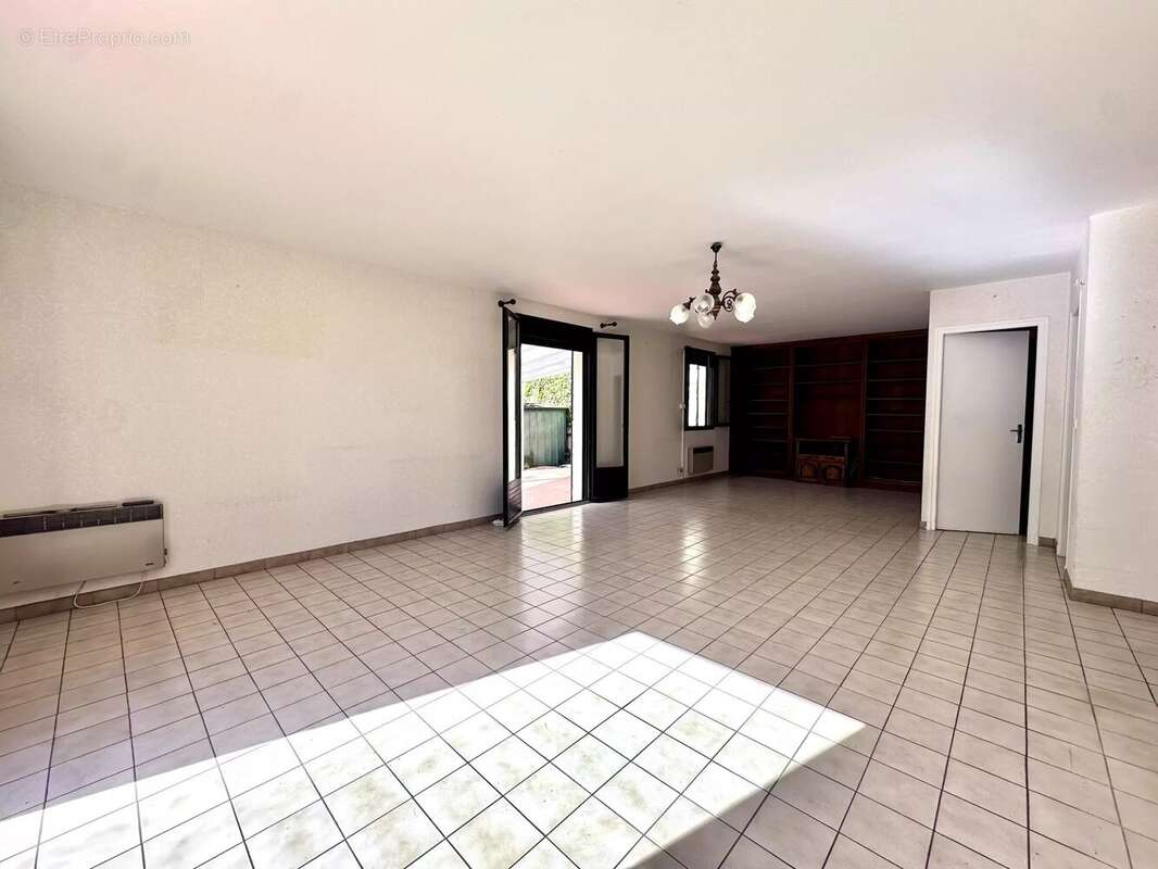 Maison à VILLENEUVE-DE-LA-RAHO