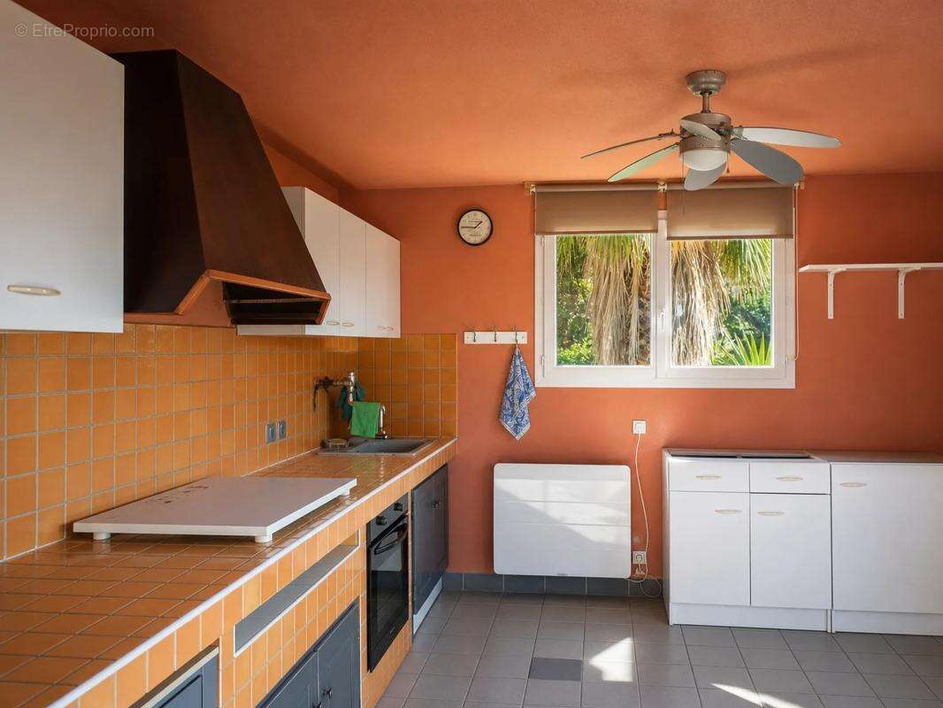 Villa 4 faces – plain-pied – 170 m² – piscine - photo 6