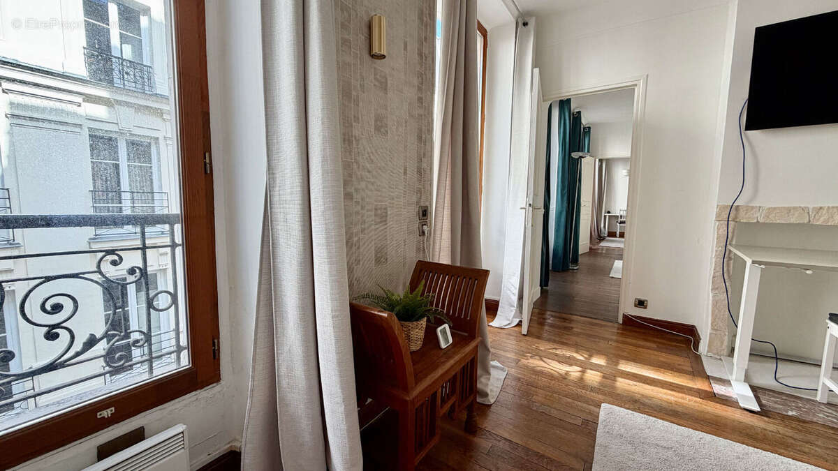 Appartement à PARIS-2E