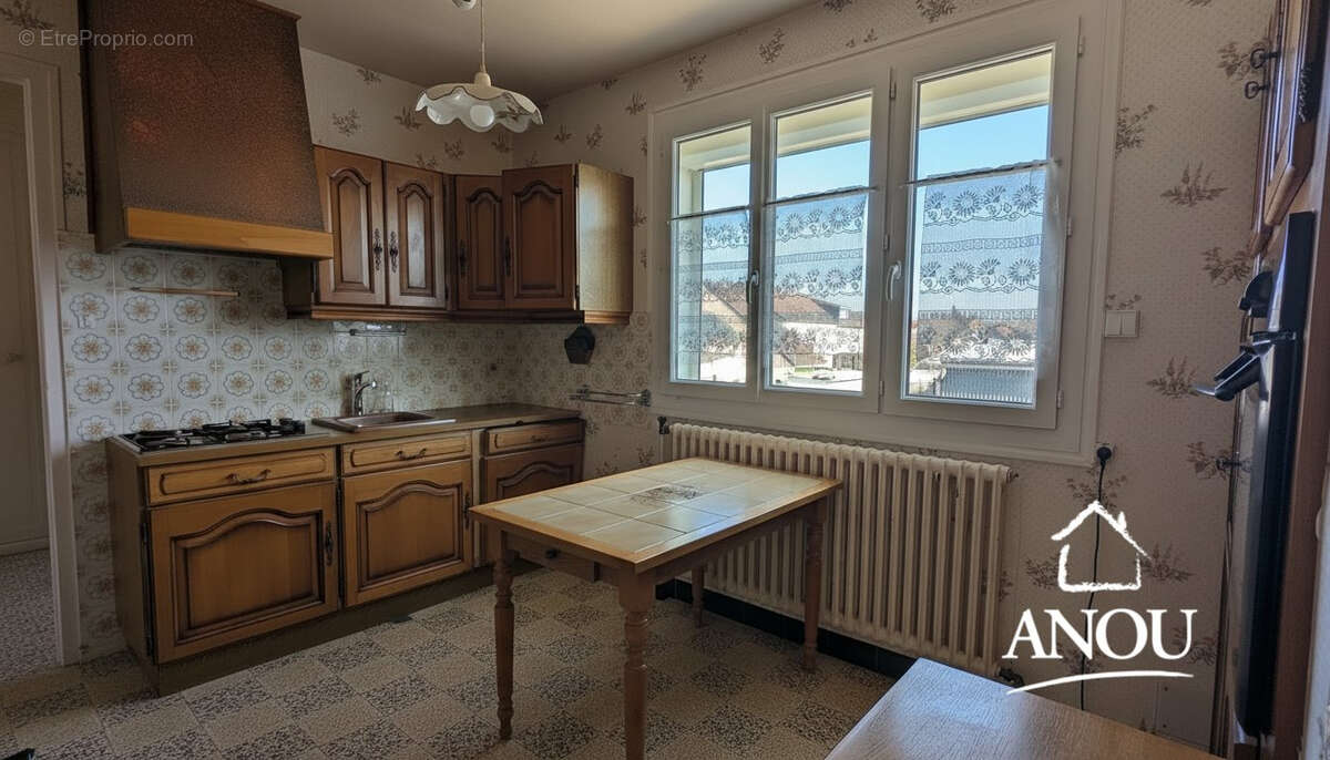 Maison à DAMPIERRE-SOUS-BROU