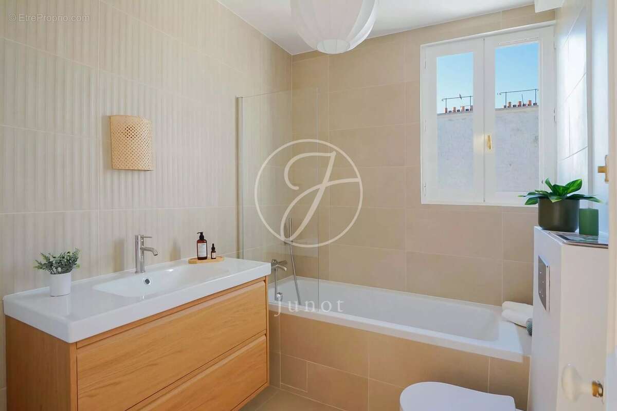 Appartement à PARIS-9E