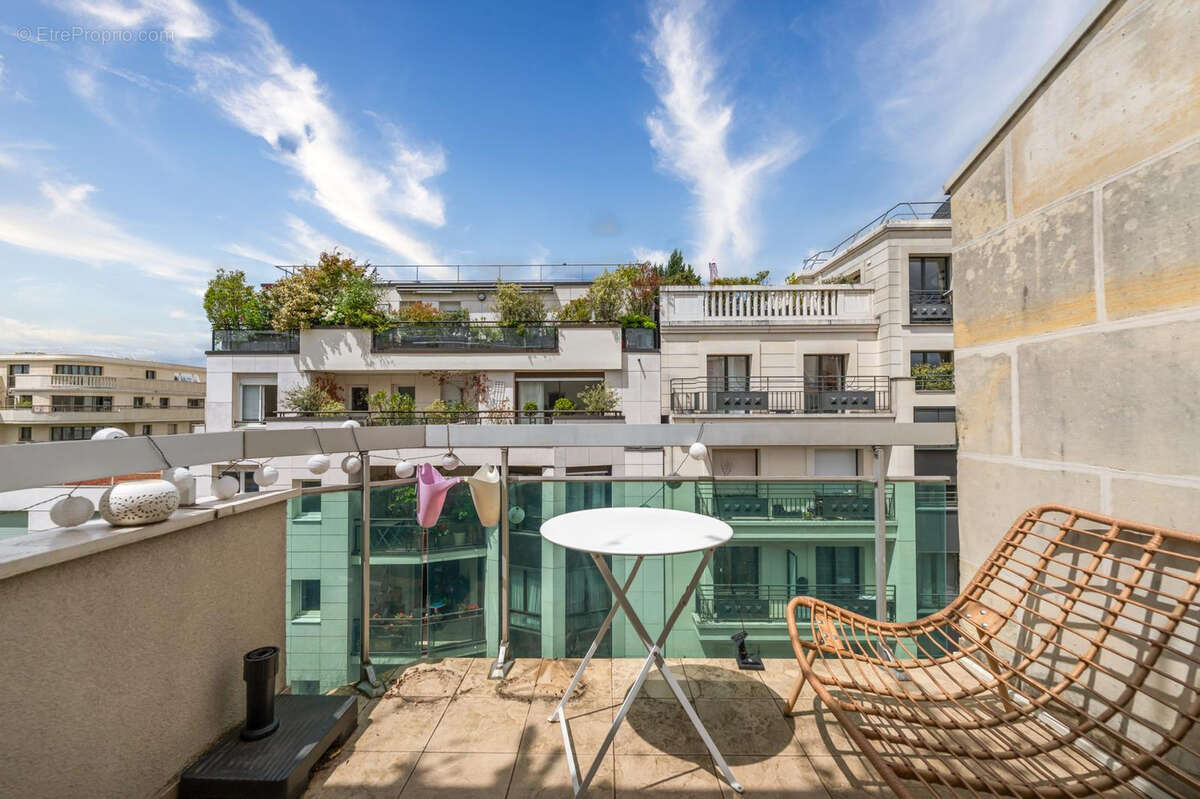 LEVALLOIS-PERRET - Deux-pièces d'exception avec balcon, parking et cave - photo 14
