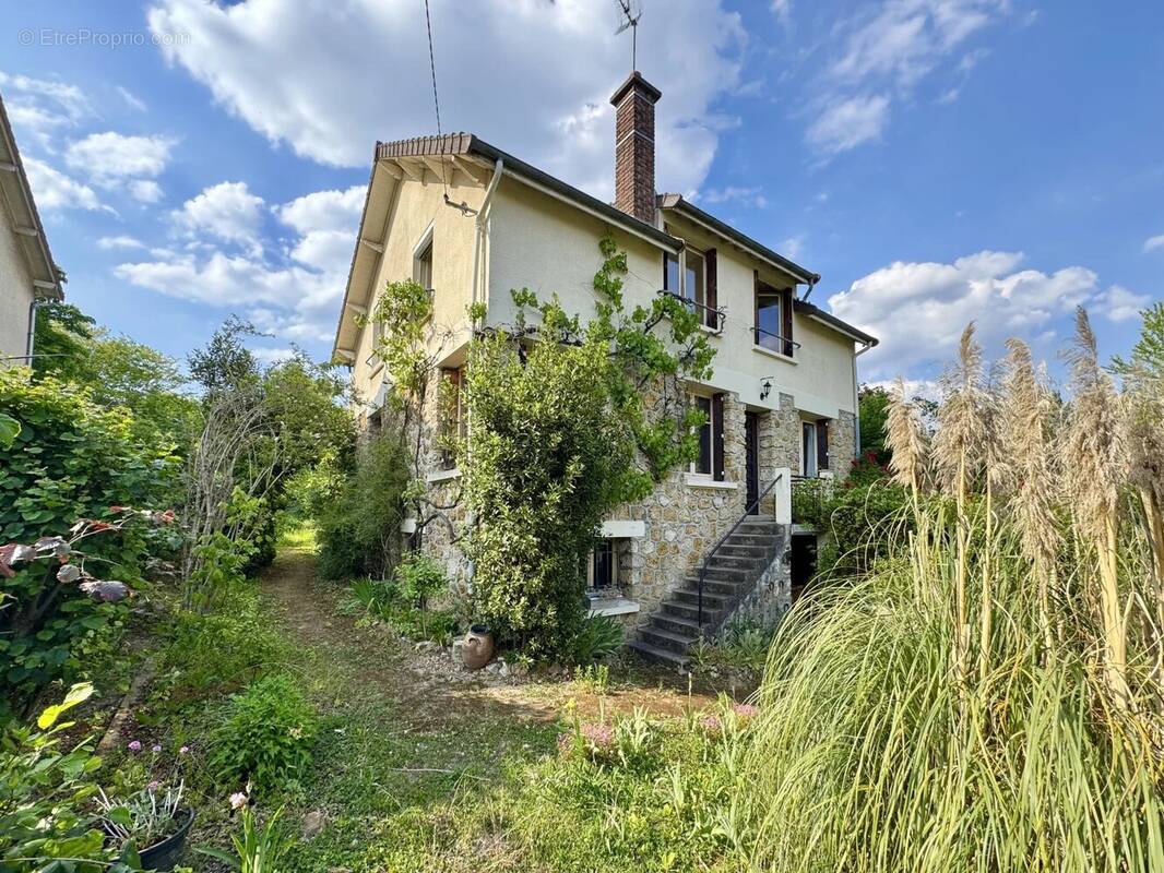 Maison à VERRIERES-LE-BUISSON