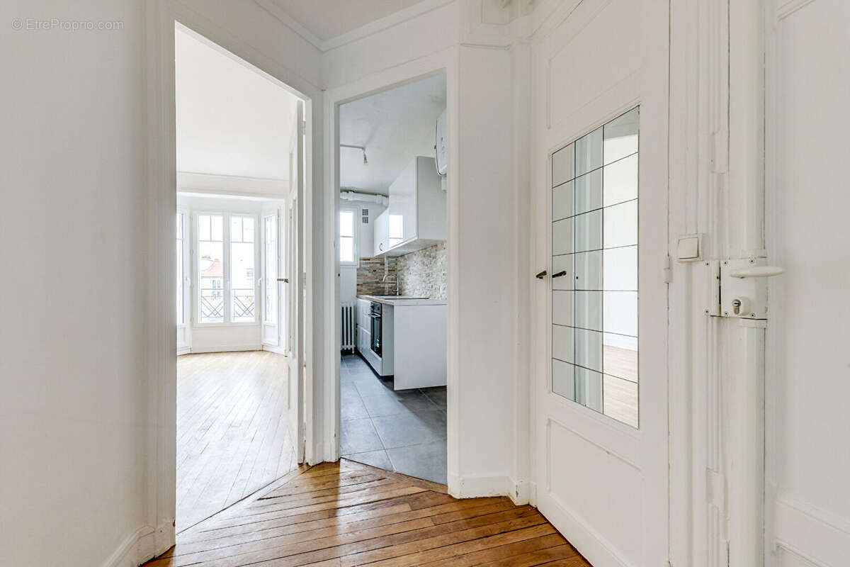 Appartement à PARIS-14E